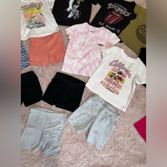 Girls 18-24 months tees and biker shorts lot - Picture 5 of 8
